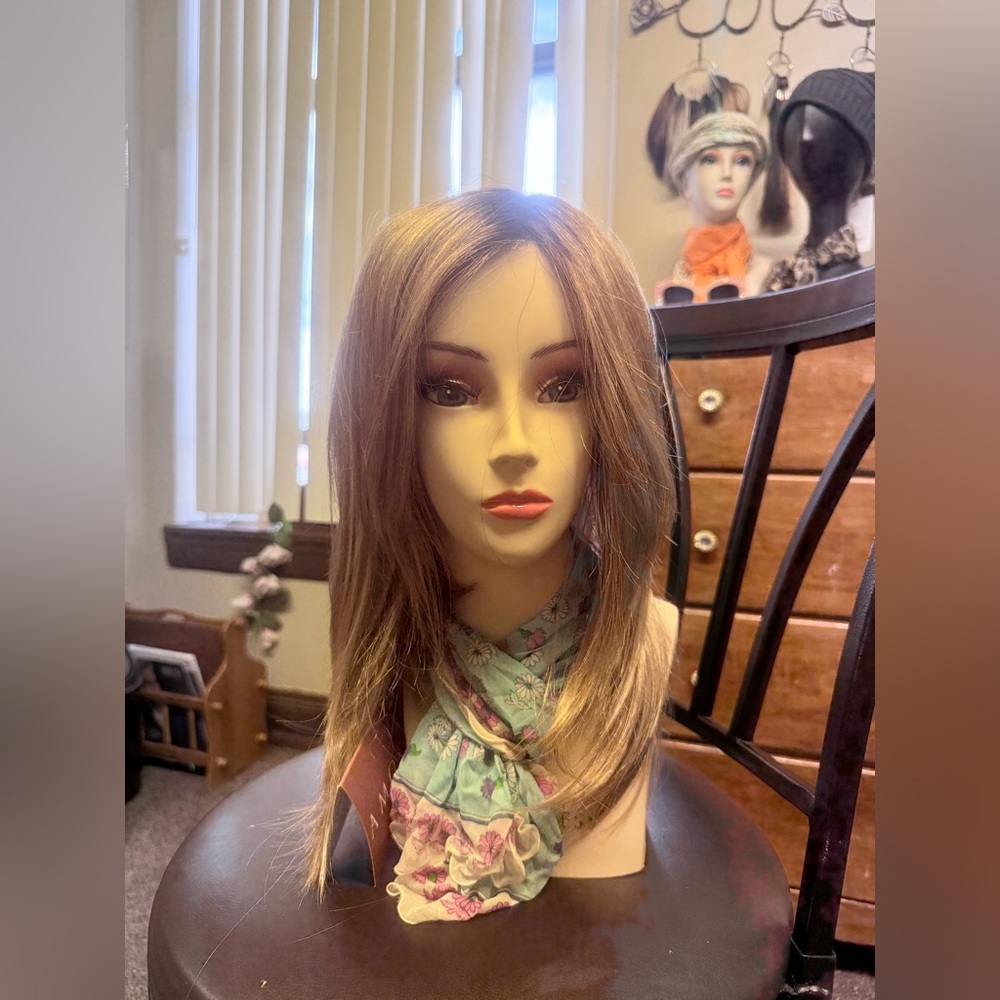 Amore “Reed” mono top synthetic wig in Rose Gold